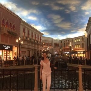 Meet your Posher, Ays